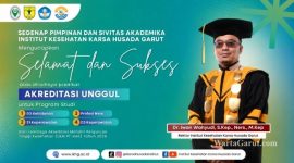 Rektor Institut Kesehatan Karsa Husada Garut, Dr. Iwan Wahyudi, S.Kep., Ners., M.Kep., menyampaikan apresiasi atas keberhasilan empat program studi meraih Akreditasi Unggul sebagai bukti peningkatan mutu pendidikan kesehatan.