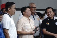 Bupati Garut Abdusy Syakur Amin meninjau pelaksanaan tes fisik dan kesehatan atlet Kabupaten Garut di SOR RAA Adiwijaya, Tarogong Kidul, sebagai bagian dari persiapan menghadapi Porprov Jawa Barat 2026.