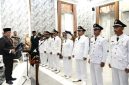 Bupati Garut, Abdusy Syakur Amin, bersama tujuh Kepala Desa hasil Pemilihan Antar Waktu (PAW) yang resmi dilantik untuk memimpin desa di enam kecamatan berbeda.