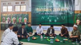 Ketua DPC PKB Garut H. Subhan Fahmi bersama jajaran pengurus masa bakti 2026–2031 saat bersilaturahmi dengan Pengurus Cabang Nahdlatul Ulama (PCNU) Kabupaten Garut untuk memohon doa dan restu menjalankan amanah organisasi.