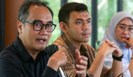 Registrasi SIM Biometrik Kini Berlaku di Semua Operator, Kemkomdigi Pastikan Sistem Sudah Patuh 3 Garut Hebat Fest 2026 Dibuka H. Subhan Fahmi Festival Musik Islami Perkuat Budaya dan Ekonomi Garut 1