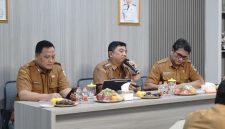 Bupati Garut Abdusy Syakur Amin memberikan arahan kepada jajaran Bapenda mengenai penguatan PAD sebagai upaya meningkatkan kemandirian fiskal Kabupaten Garut.