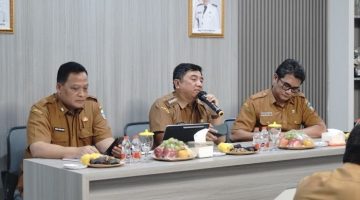 Bupati Garut Abdusy Syakur Amin memberikan arahan kepada jajaran Bapenda mengenai penguatan PAD sebagai upaya meningkatkan kemandirian fiskal Kabupaten Garut.