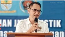 Plt Ketua PWI Jawa Barat Ahmad Syukri menjelaskan jadwal, mekanisme pencalonan, verifikasi anggota, serta persiapan Konferprov PWI Jawa Barat 2026 dalam Sosialisasi Tahap I yang digelar secara daring