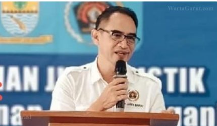 Plt Ketua PWI Jawa Barat Ahmad Syukri memaparkan tahapan Konferprov PWI Jawa Barat 2026 saat Sosialisasi Tahap I secara daring.