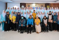 Mahasiswa Program Studi D3 Kebidanan IKKHG mengikuti pelatihan Mom Massage dan Parental Yoga untuk meningkatkan kompetensi pelayanan kebidanan.