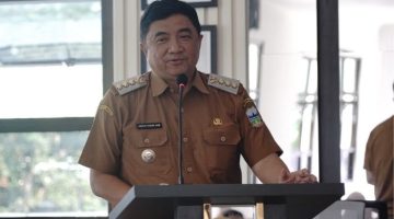 Bupati Garut Abdusy Syakur Amin memimpin rapat koordinasi lintas sektor untuk mempercepat pengentasan kemiskinan ekstrem di Kabupaten Garut.