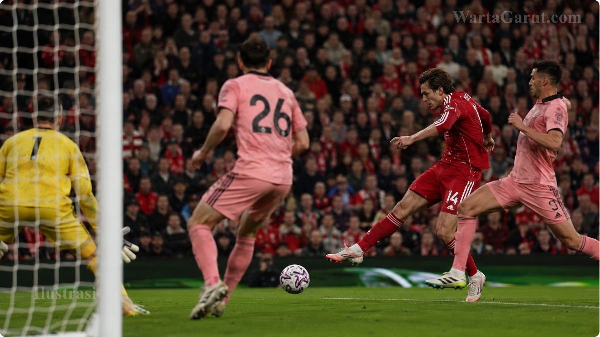 Liverpool F.C. bangkit dari ketertinggalan untuk mengalahkan Sunderland 4-2 dalam laga pramusim di Amerika Serikat.