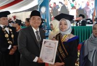 Bupati Garut mengungkap hanya sekitar seperlima lulusan SMA/sederajat di Garut yang melanjutkan pendidikan tinggi setiap tahun.