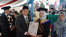 Bupati Garut mengungkap hanya sekitar seperlima lulusan SMA/sederajat di Garut yang melanjutkan pendidikan tinggi setiap tahun.