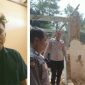 Polisi mengamankan seorang pria yang diduga melakukan penipuan berkedok lamaran di Banjarwangi, Garut, setelah rumah korban diruntuhkan akibat janji pembangunan yang tak terealisasi.