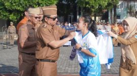 Bupati Garut Abdusy Syakur Amin melepas kontingen Popwilda Jawa Barat 2026 yang akan bertanding di Kota Bandung
