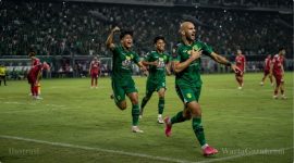Pemain Persebaya merayakan keunggulan pada laga Grup B Piala Presiden 2026.