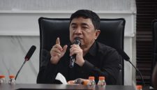 Bupati Garut Abdusy Syakur Amin memimpin rapat ekspose potensi penarikan retribusi parkir Tahun Anggaran 2026 di Kabupaten Garut.