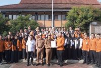 Bupati Garut Abdusy Syakur Amin melepas 2.599 petugas Sensus Ekonomi 2026 di Lapangan Setda Garut