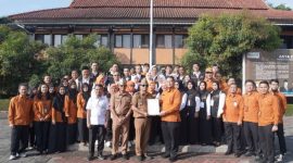 Bupati Garut Abdusy Syakur Amin melepas 2.599 petugas Sensus Ekonomi 2026 di Lapangan Setda Garut