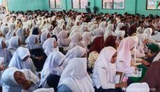 Kepala MAN 1 Garut, Drs. H. Sarip Asbuloh, M.PMat., menjelaskan tingginya minat masyarakat pada PMBM 2026 yang diikuti lebih dari 500 pendaftar dengan kuota hanya 396 siswa.