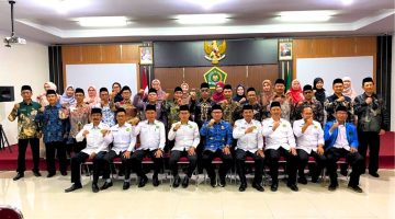 Pelantikan 14 Kepala KUA Kabupaten Garut berlangsung serentak se-Jawa Barat melalui Zoom Meeting di Aula Kemenag Garut, Senin, 24 Agustus 2026.