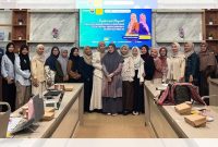 Guru Bahasa Inggris SMA Kabupaten Garut mengikuti pendampingan penyusunan modul ajar berbasis SFL-GBA dan AI.