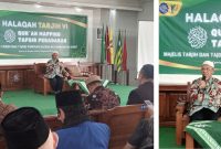 Wakil Ketua PDM Kabupaten Garut Drs. KH. Asep Zakaria saat membuka Halaqah Tarjih VI Qur’an Mapping Tafsir Peradaban di Gedung Dakwah Muhammadiyah Garut, Kamis (13/8/2026).