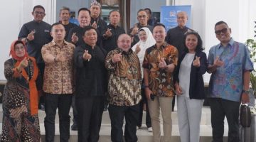 Bupati Garut Abdusy Syakur Amin menerima kunjungan kerja BKSAP DPR RI di Ruang Rapat Pamengkang, Kamis (6/8/2026).