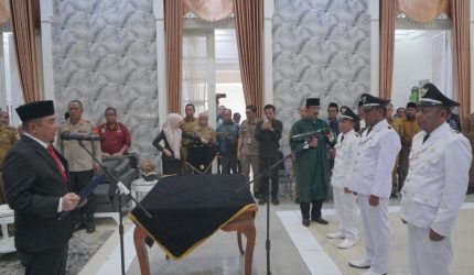Bupati Garut melantik tiga kepala desa hasil PAW