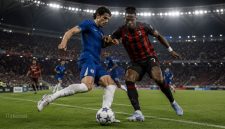 Duel pemain Chelsea dan AC Milan dalam laga pramusim di SUGBK, Jakarta, Sabtu (8/8/2026).( Ilustrasi Warta Garut)