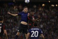 Duel AC Milan vs Inter Milan pada Derby della Madonnina pramusim.