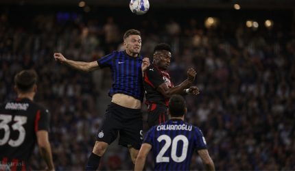 Duel AC Milan vs Inter Milan pada Derby della Madonnina pramusim.