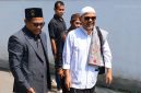Kang Iman mewakafkan tanah untuk pembangunan Masjid Baitussurur dan pusat pendidikan Islam di Wanaraja.