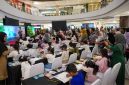 Ilustrasi suasana lomba mewarnai anak di Atrium Citimall Garut dalam kegiatan Fun Coloring Fruitcity Indonesia.