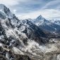 Ilustrasi runtuhnya gletser yang memicu aliran debris di kawasan Himalaya