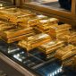 Kamis, 6 Agustus 2026. Harga emas batangan Antam naik Rp50.000 menjadi Rp2.679.000 per gram, sementara buyback meningkat Rp90.000.