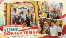 Sebanyak 17 anak mengikuti upacara bendera dalam rangka HUT ke-81 Republik Indonesia sebelum menjalani khitan di Bale Khitan Paseban Garut, Senin (17/8/2026).