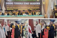 Rektor Institut Kesehatan Karsa Husada Garut Dr. Iwan Wahyudi saat kegiatan PKKMB Tahun Akademik 2026/2027 di Aula Kampus 2 IKKHG, Rabu (19/8/2026).