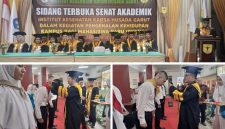 Rektor Institut Kesehatan Karsa Husada Garut Dr. Iwan Wahyudi saat kegiatan PKKMB Tahun Akademik 2026/2027 di Aula Kampus 2 IKKHG, Rabu (19/8/2026).