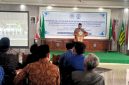 Direktur Utama PT Surya Garut Abadi H. Ismar Zakaria saat menyampaikan laporan progres penggunaan Batik Muhammadiyah Garut, Kamis (20/8/2026).