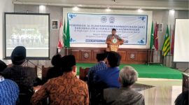 Direktur Utama PT Surya Garut Abadi H. Ismar Zakaria saat menyampaikan laporan progres penggunaan Batik Muhammadiyah Garut, Kamis (20/8/2026).