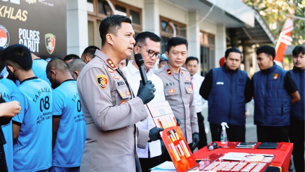 Polres Garut menggelar konferensi pers pengungkapan 20 kasus narkotika, psikotropika dan obat-obatan tertentu, Selasa (11/8/2026).