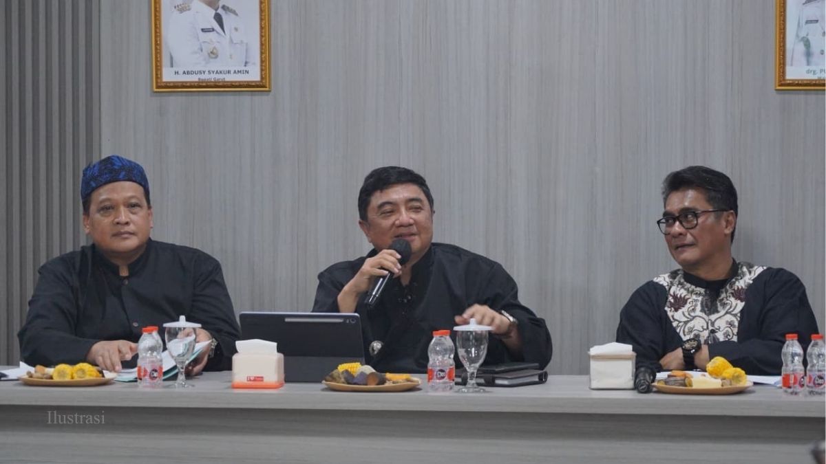 Bupati Garut, Abdusy Syakur Amin, menghadiri Rapat Koordinasi Peningkatan Potensi Pendapatan Asli Daerah (PAD) di Kantor Bapenda Garut, Kecamatan Tarogong Kidul, Kamis, 6 Agustus 2026.
