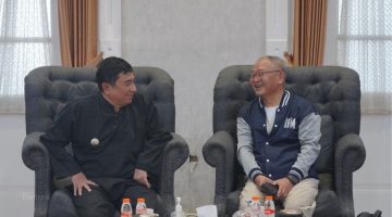 Bupati Garut Abdusy Syakur Amin menerima kunjungan Dr. Chung KyongHo di Ruang Pamengkang, Kecamatan Garut Kota, Kamis (6/8/2026).