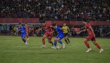 Ilustrasi duel Persib Bandung melawan Bali United dalam Dewata Challenge Series 2026.