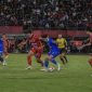Ilustrasi duel Persib Bandung melawan Bali United dalam Dewata Challenge Series 2026.