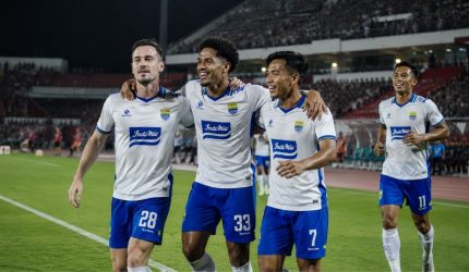Persib vs Bali United dalam laga Dewata Challenge Series 2026