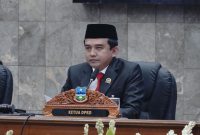 Ketua DPRD Kabupaten Garut Aris Munandar mengikuti Rapat Paripurna mendengarkan Pidato Kenegaraan Presiden 2026 di DPRD Garut, Jumat (14/8/2026).