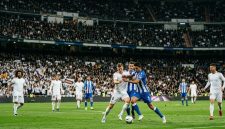 Ilustrasi pertandingan Real Madrid melawan Real Sociedad dalam kompetisi La Liga.