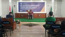 Ketua PDM Garut memberikan arahan implementasi SatuMu kepada pimpinan cabang.