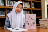 Murid MAN 1 Garut, Zia Ziadatul Khoirunnisa, berhasil menerbitkan novel pertamanya berjudul Jerat Skenario Anak SMA. (Ilustrasi suasana/WartaGarut.com)