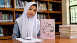 Murid MAN 1 Garut, Zia Ziadatul Khoirunnisa, berhasil menerbitkan novel pertamanya berjudul Jerat Skenario Anak SMA. (Ilustrasi suasana/WartaGarut.com)