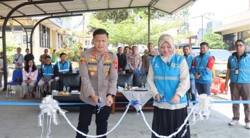 Polres Garut bersama PLN UP3 Garut meresmikan SPKLU di lingkungan Mapolres Garut, Kamis (27/8/2026).
